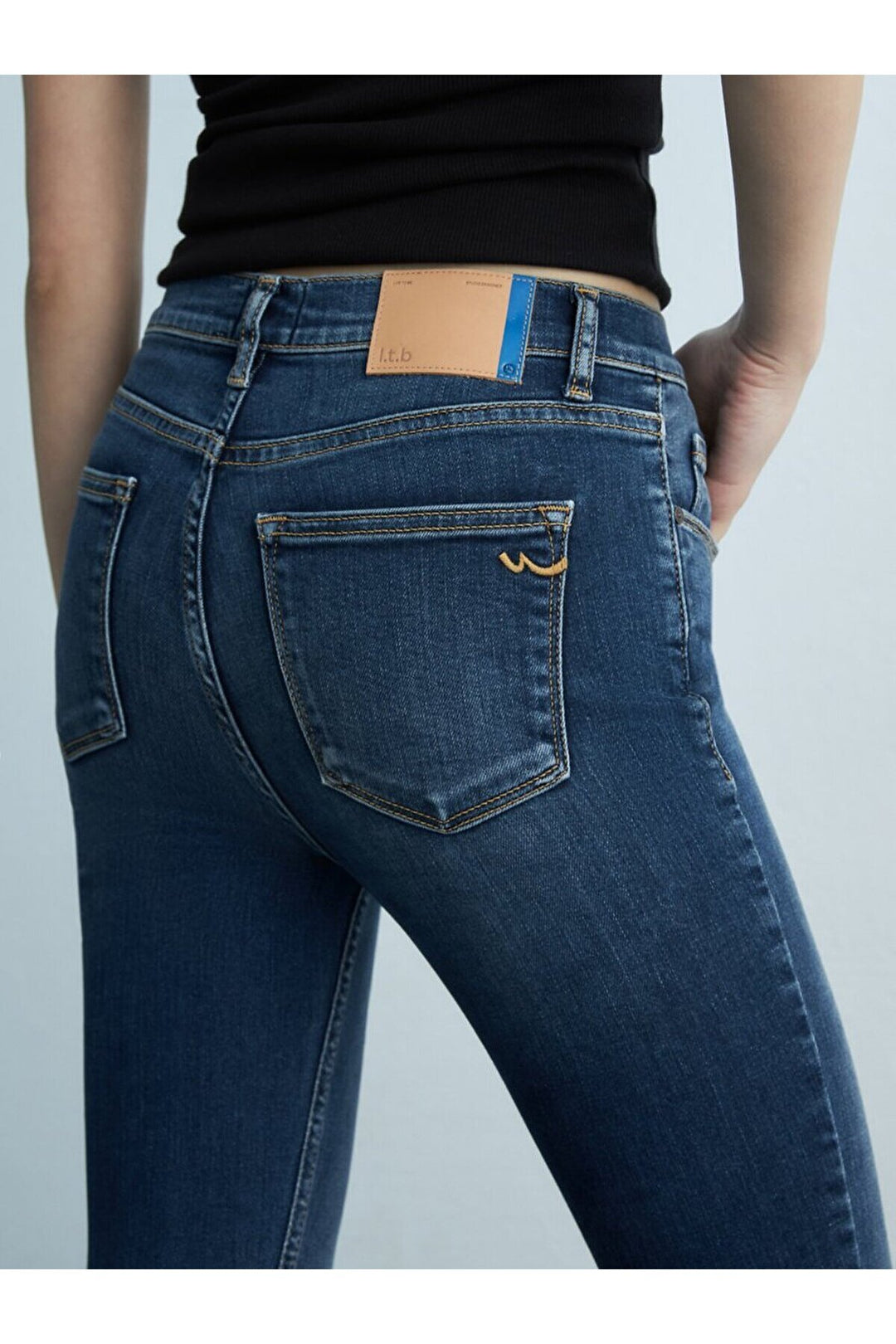 LTB Pantalon en jean à taille moyenne avec jambes étroites Tanya X