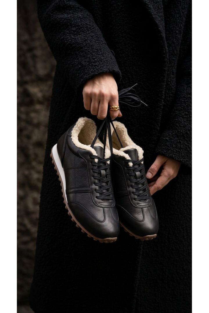 Wavelys VERONA Baskets femme en cuir véritable noir, doublées de fourrure, chaudes, flexibles et avec semelle en caoutchouc antidérapante. - Noir