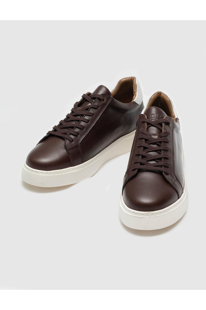 Cabani Shoes Chaussures de sport pour hommes en cuir véritable marron avec détails de couture sur les côtés et lacets. - Marron