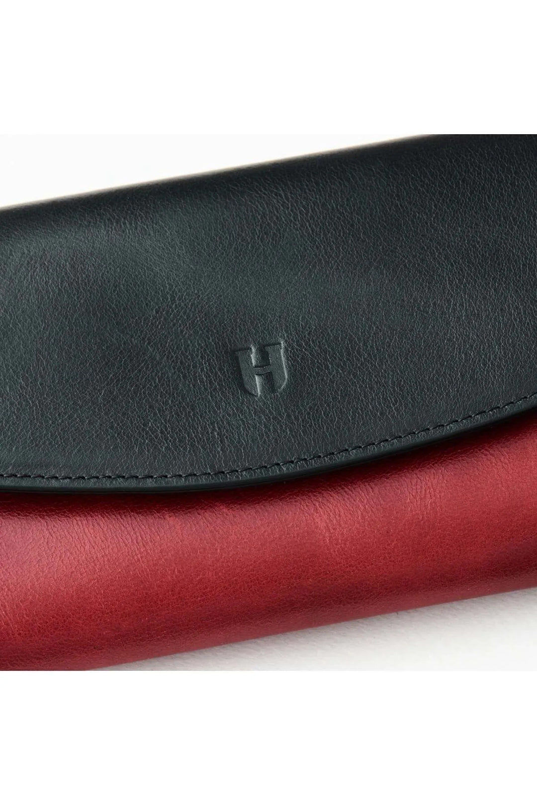 Helmbrook Porte-cartes à compartiments multiples Ashley en cuir pour femme avec fermeture à glissière protégée par RFID Noir Claret Rouge