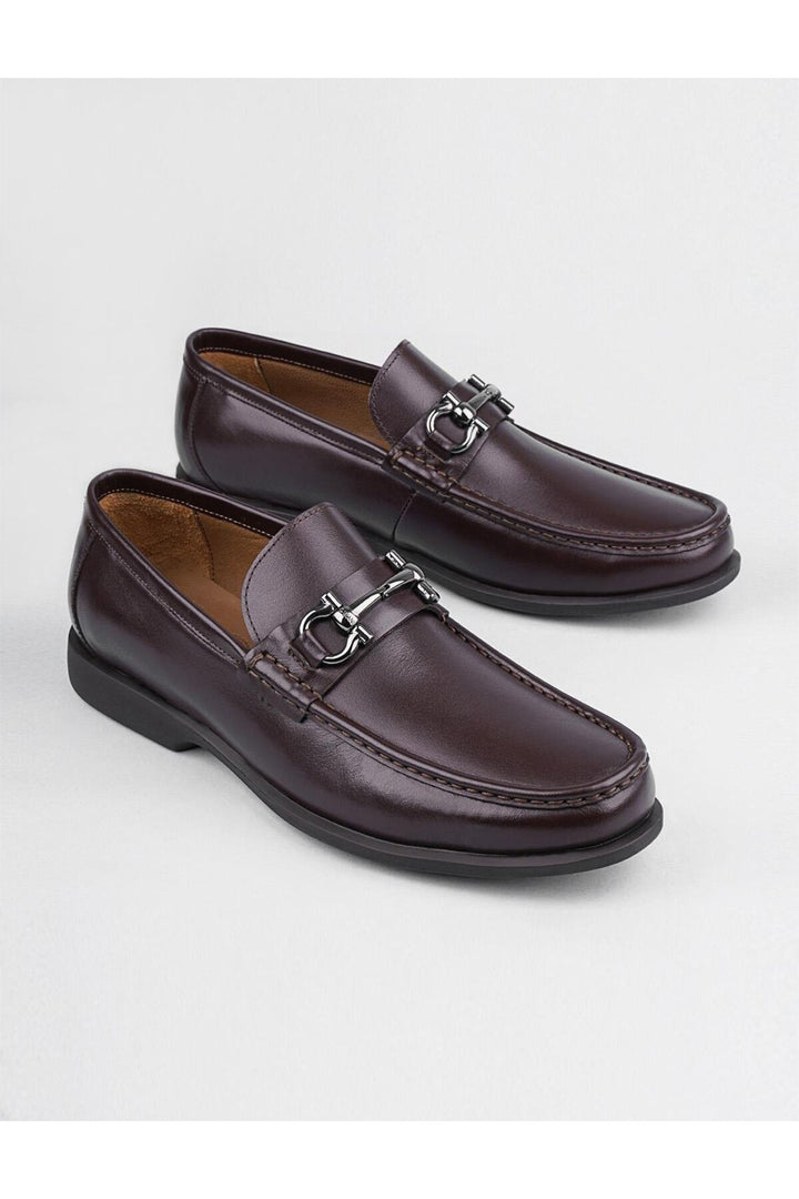 Cabani Shoes Mocassin pour homme en cuir véritable marron avec accessoire de boucle. - Marron