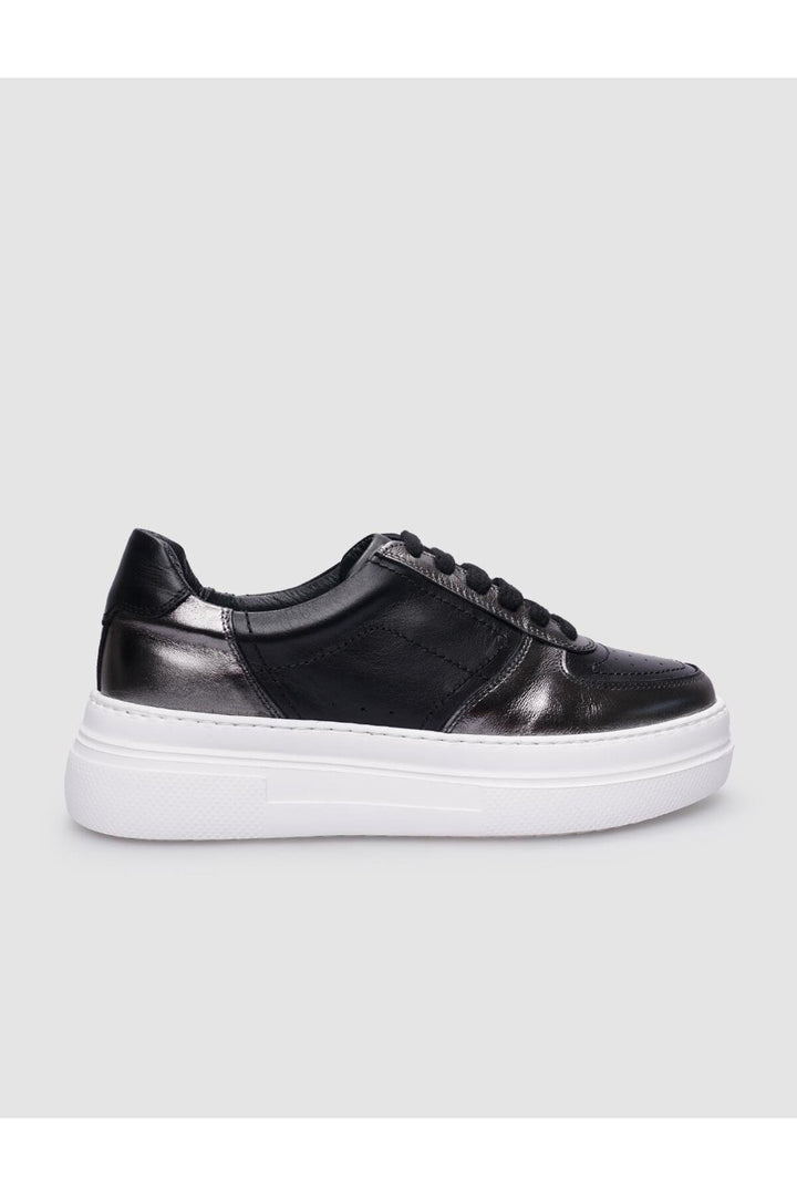 Cabani Shoes %100 Cuir véritable Baskets à lacets noires pour femmes - Multicolore