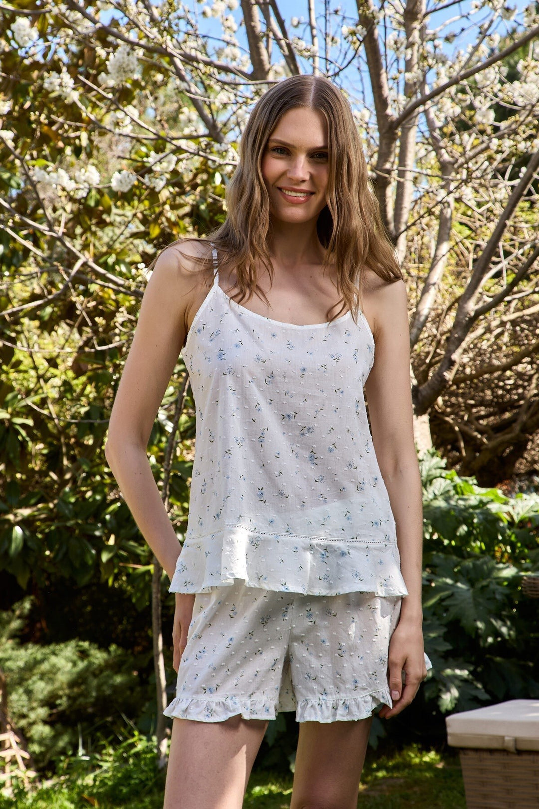 Lovely Things Haut de pyjama à bretelles fines Spring Voile - Blanc