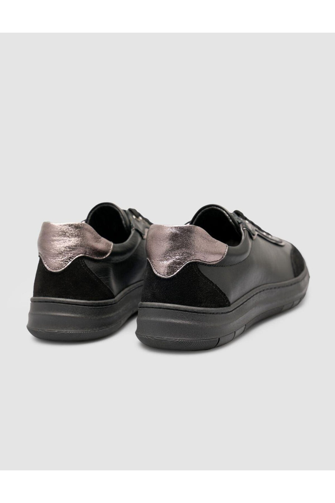 Cabani Shoes Chaussures pour femmes en cuir véritable mélangé en daim noir à 100% - Noir