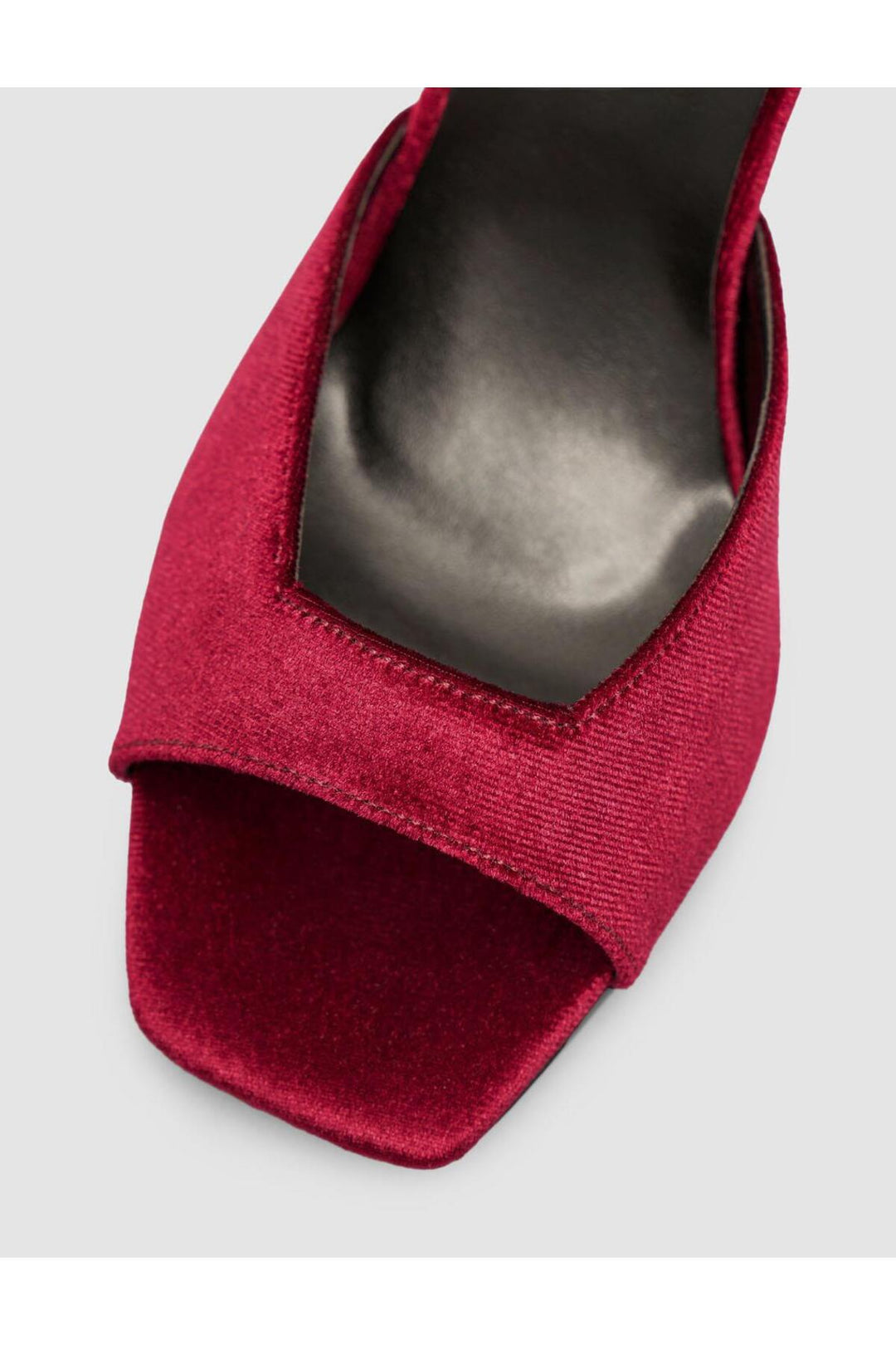 Cabani Shoes Escarpins à talon avec boucle à la cheville en velours. - Bordeaux