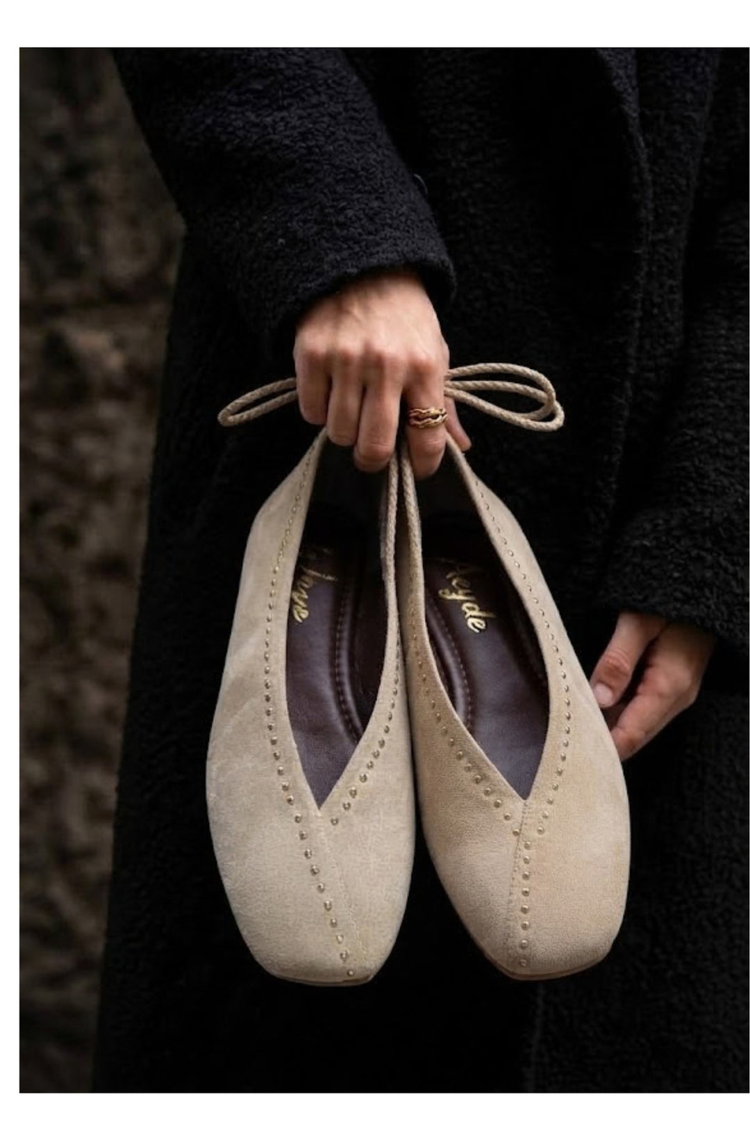 Wavelys VANESA Ballerines en cuir suédé véritable à semelle confortable avec détails cloutés - Beige