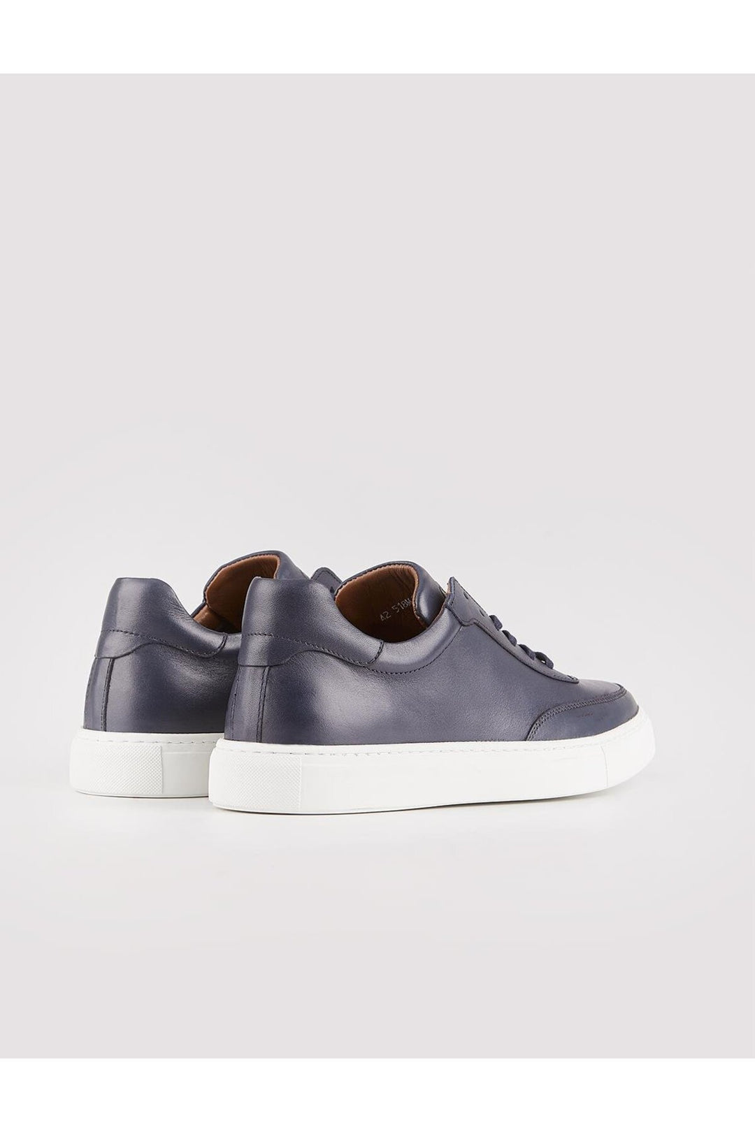 Cabani Shoes Baskets pour hommes en cuir véritable bleu marine à lacets avec semelle blanche. - Bleu marine