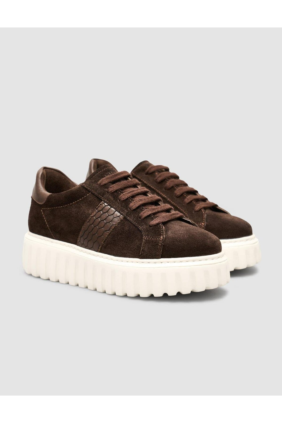Cabani Shoes Baskets femme en croco marron avec lacets en suède - Marron