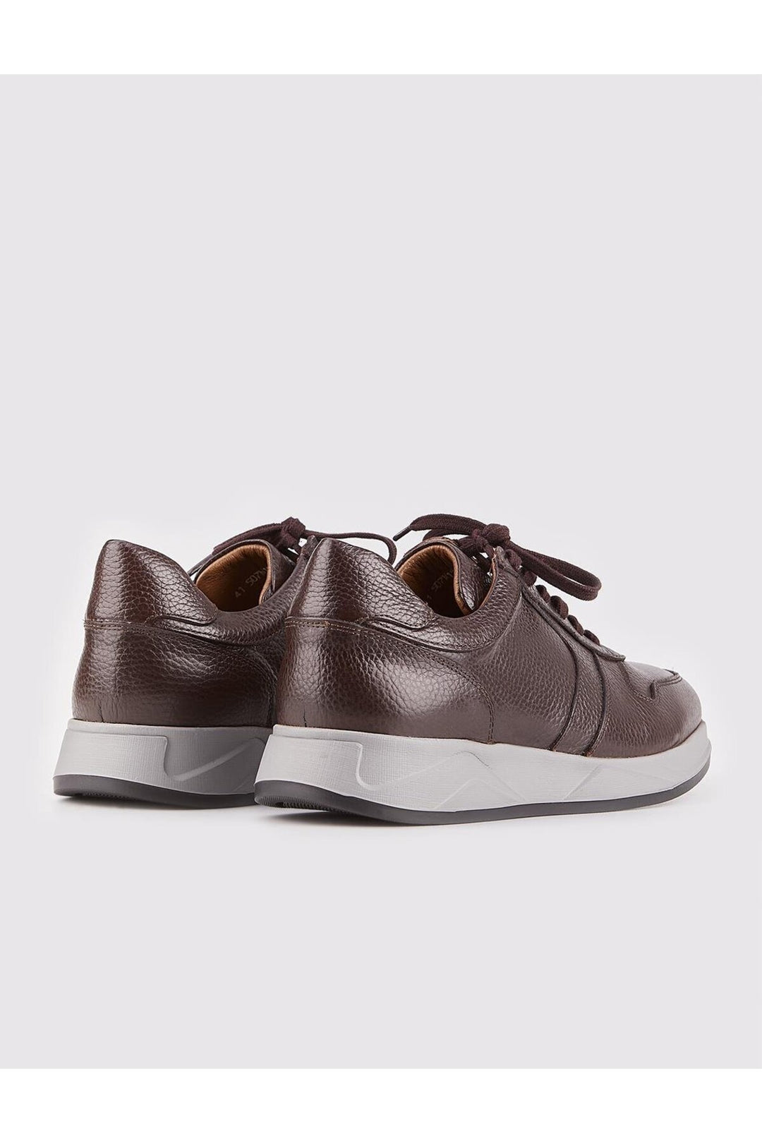 Cabani Shoes Chaussures de sport pour hommes en cuir véritable marron avec lacets, design spécial. - Marron