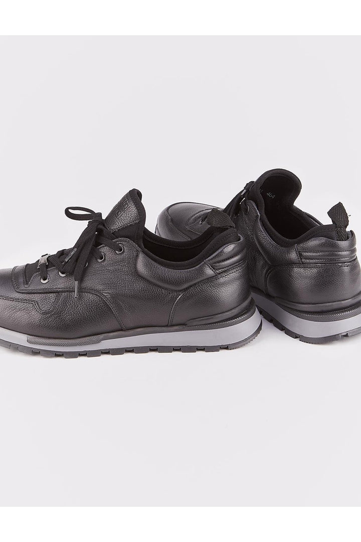 Cabani Shoes Chaussures de sport pour hommes en cuir véritable noir avec détails en stretch et lacets. - Noir