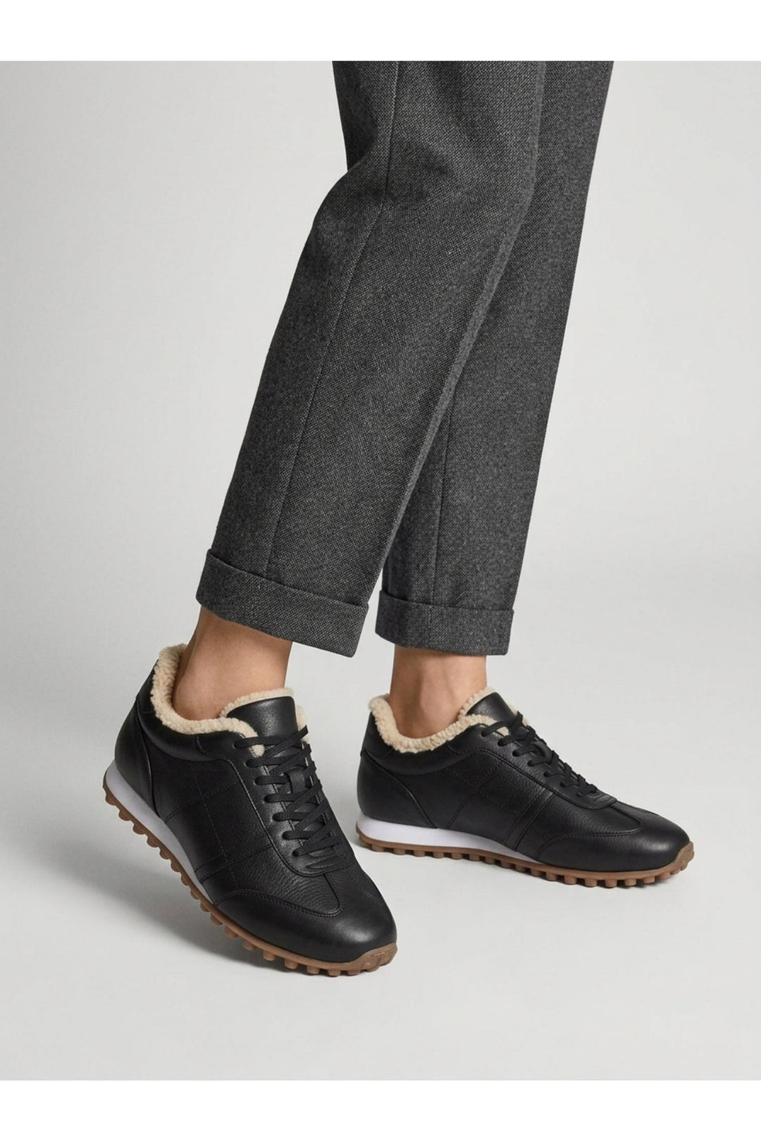 Wavelys VERONA Baskets femme en cuir véritable noir, doublées de fourrure, chaudes, flexibles et avec semelle en caoutchouc antidérapante. - Noir