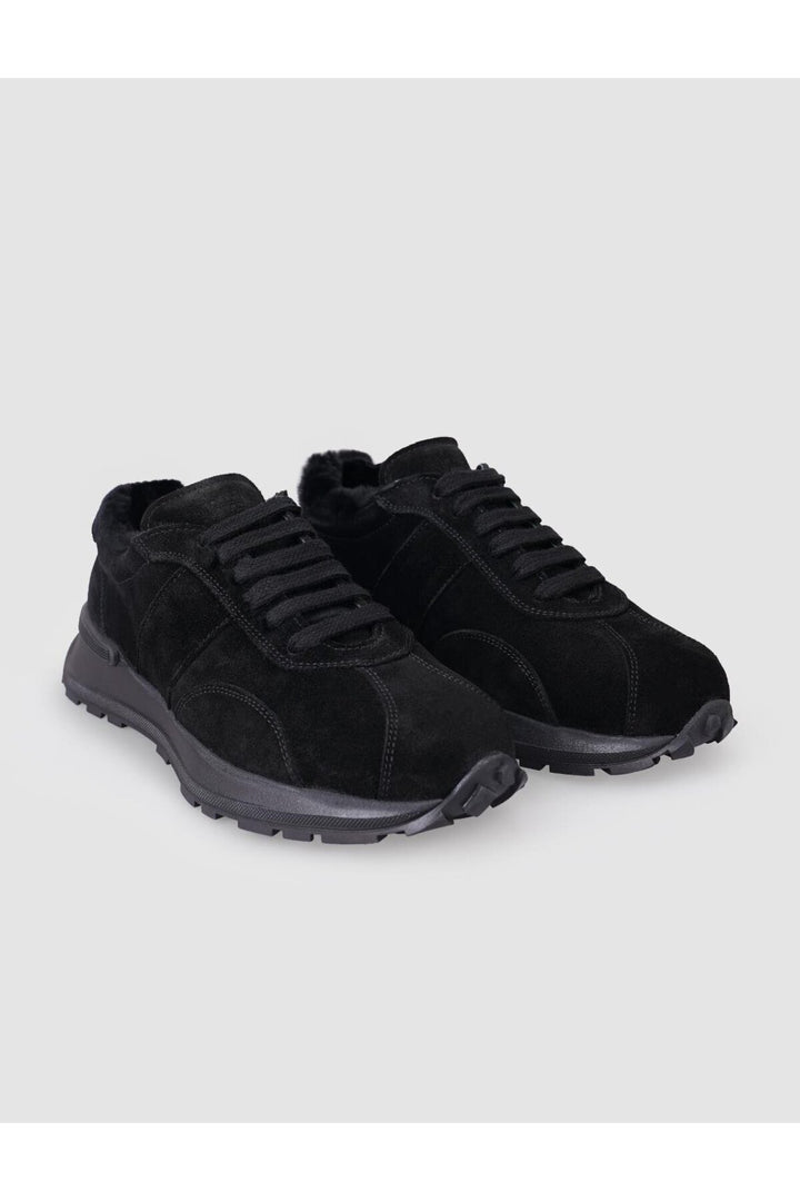 Cabani Shoes Baskets de sport pour femmes en cuir véritable noir en daim avec fourrure. - Noir