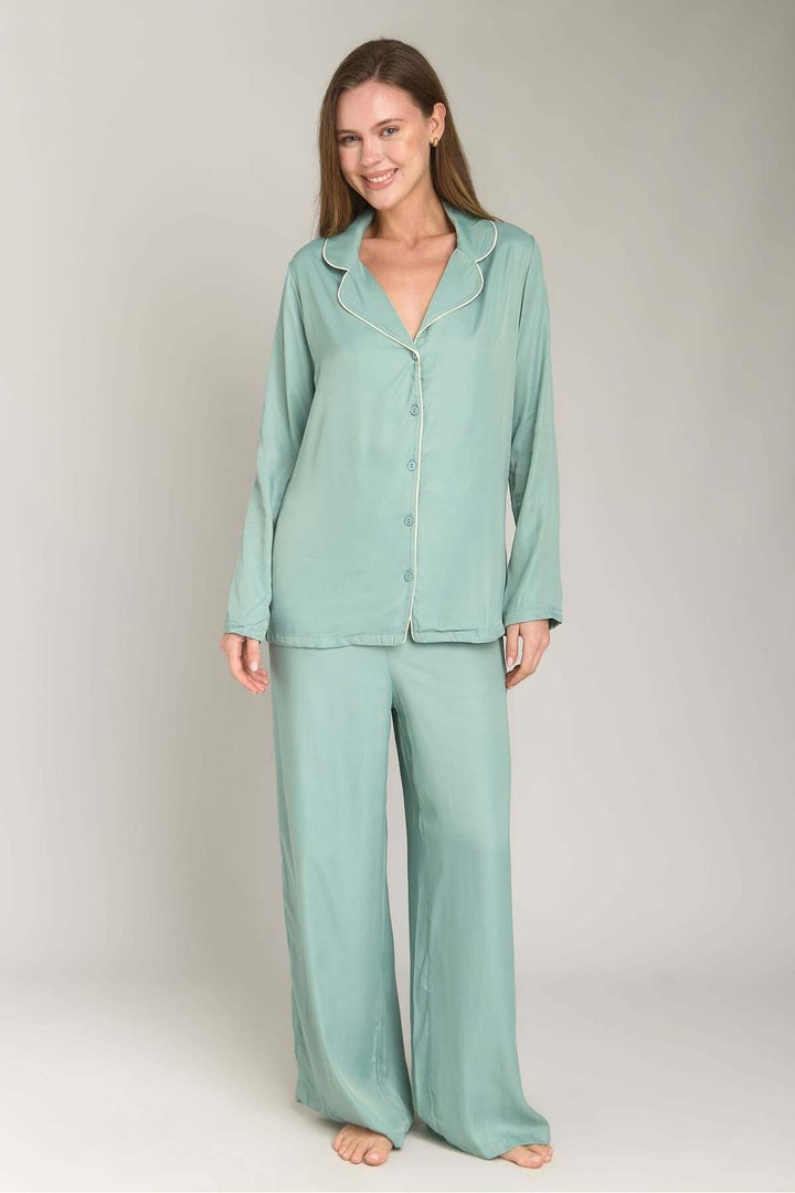 Lovely Things DARLENE Ensemble de Pyjama en Satin avec Chemise à Manches Longues et Pantalon - çağla Verti