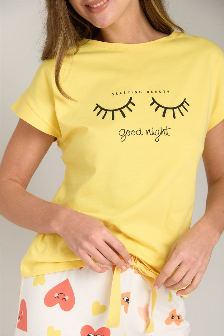 Lovely Things ENSEMBLE DE PANTALONS TSHIRT EN TRICOT DE LEVURE À MANCHES COURTES - Jaune