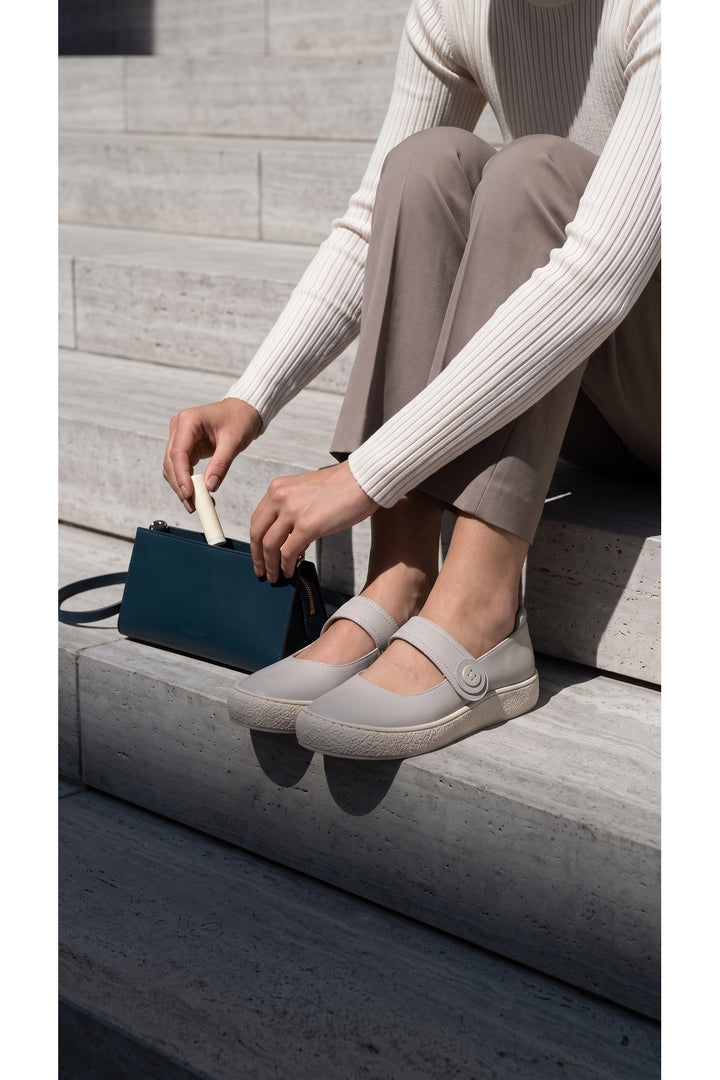 Wavelys ARON Chaussures pour femmes en cuir véritable gris avec semelle confortable et bande auto-agrippante, faciles à enfiler. - Gris