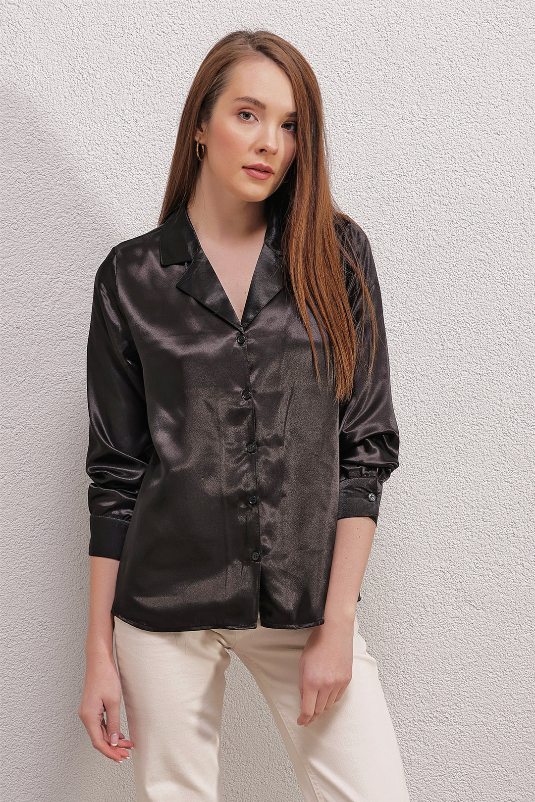Bigdart Chemise en satin à col croisé 20140 - Noir