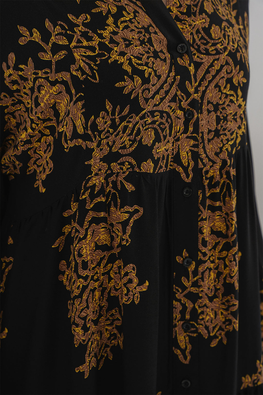 Bigdart Robe pour le hijab à motifs Noir Gold 2423 - Noir