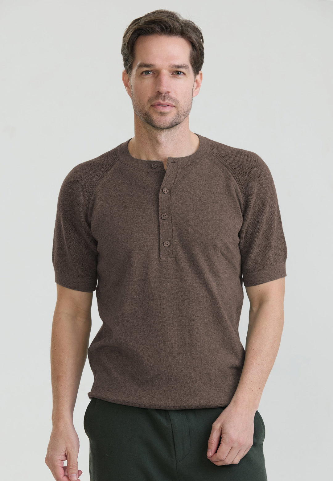 Felix Hardy T-shirt en tricot à col rond pour homme avec détails de fermeture à boutons - Marron
