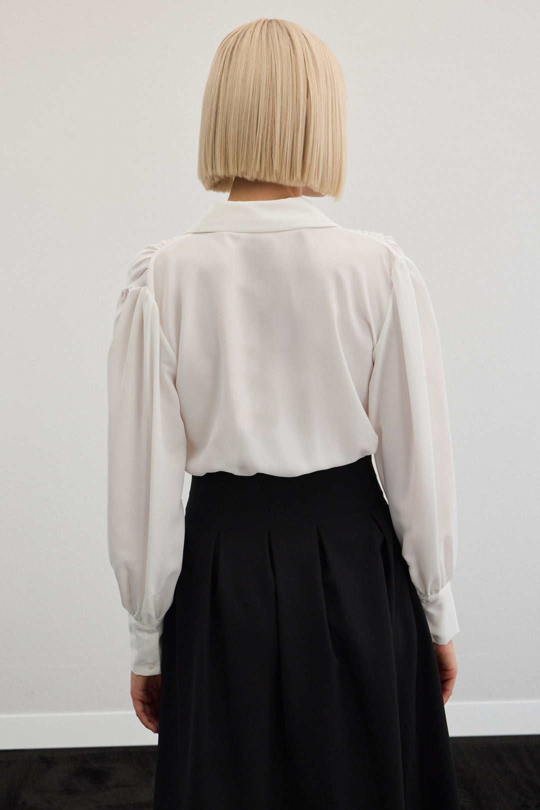 Sateen Blouse body avec détails d'accessoires - Écru