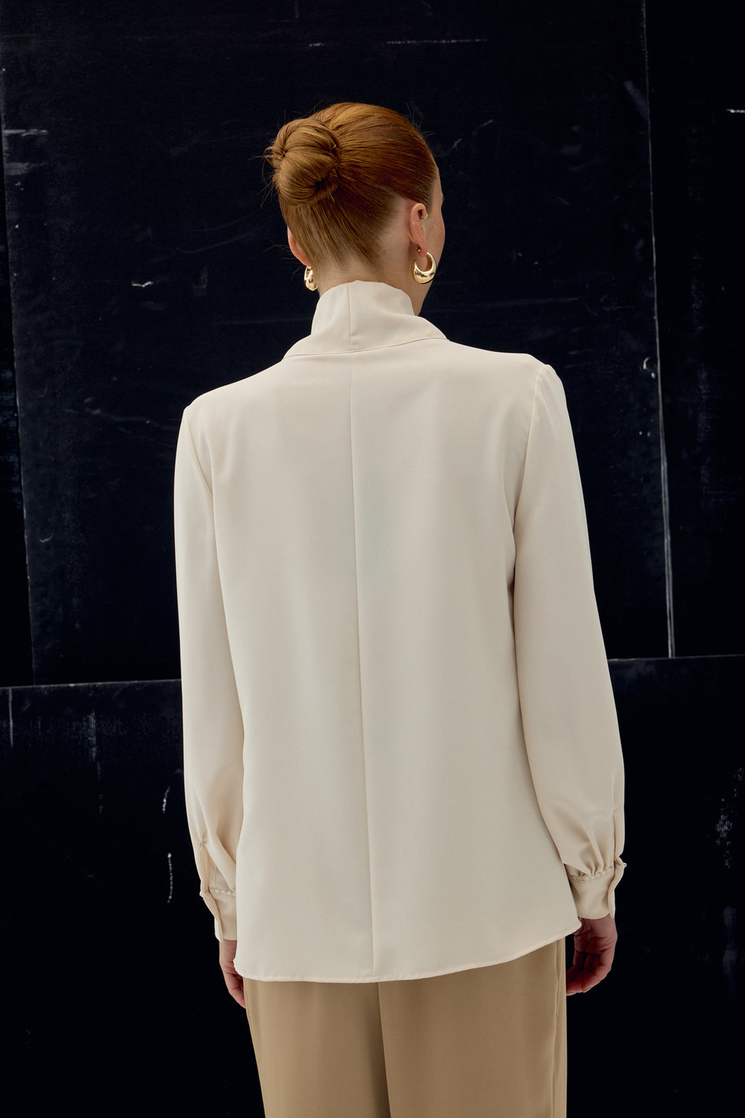 Sateen Blouse avec Détail Accessoire et Foulard - Beige