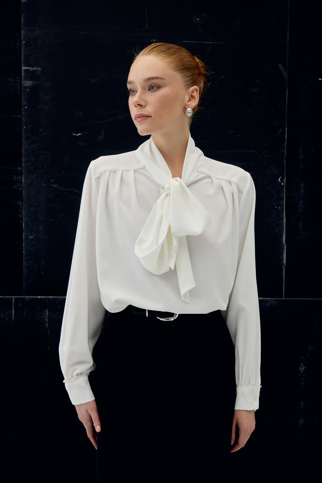 Sateen Blouse avec Foulard Détail - Écru