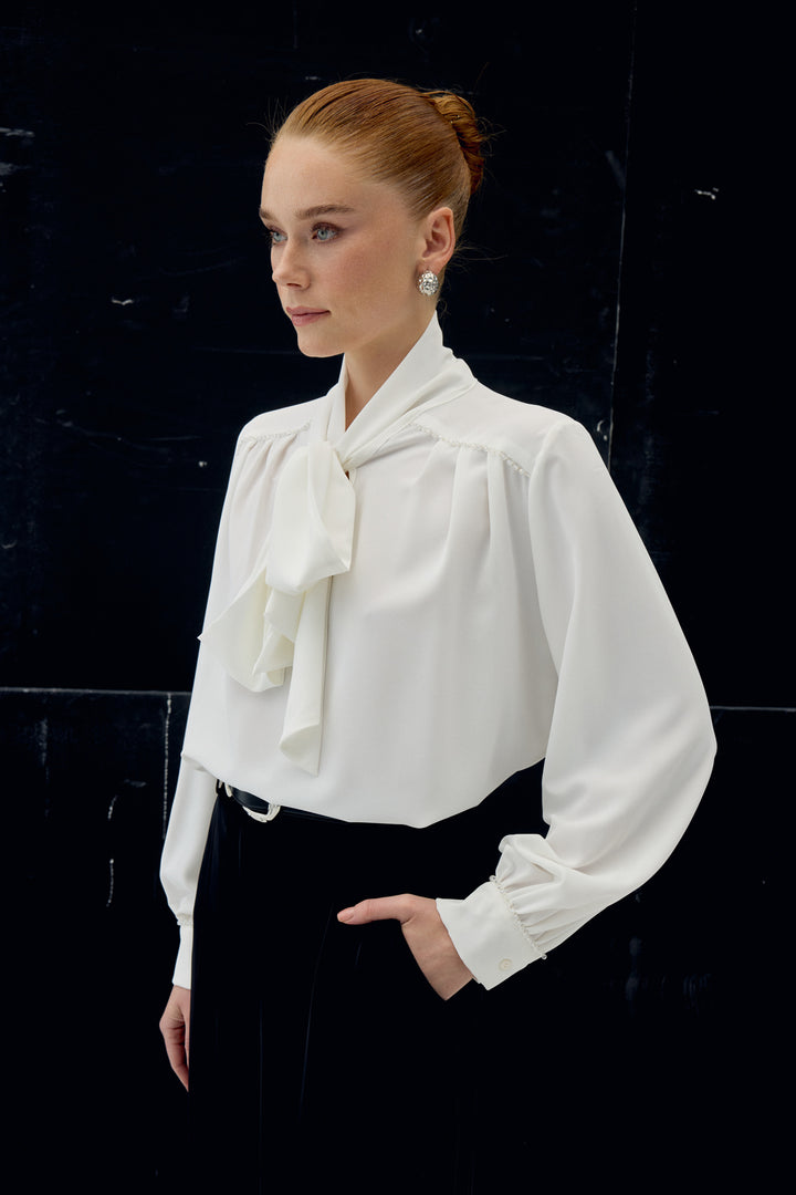 Sateen Blouse avec Foulard Détail - Écru