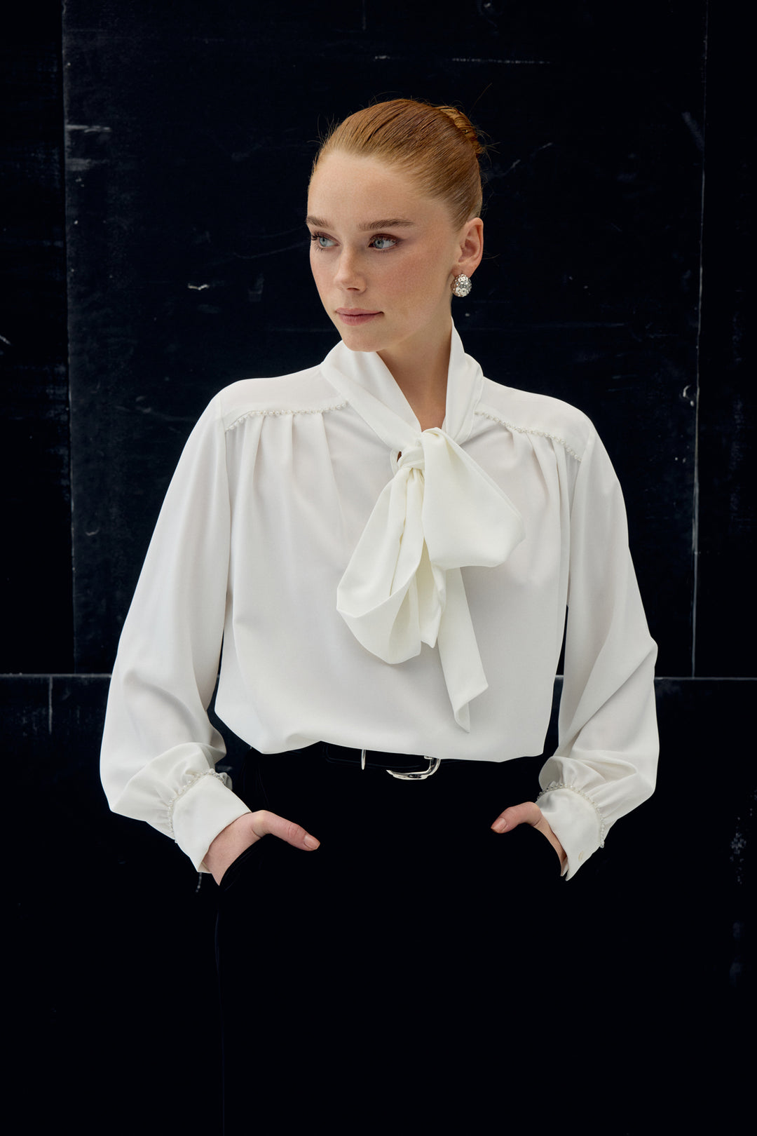 Sateen Blouse avec Foulard Détail - Écru