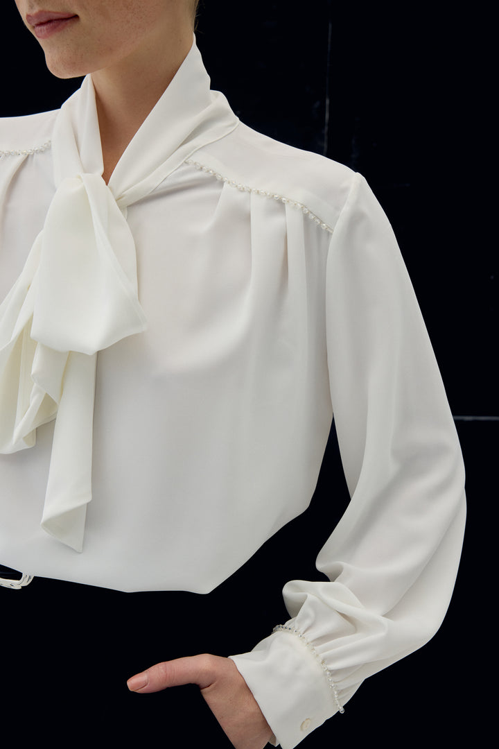 Sateen Blouse avec Foulard Détail - Écru
