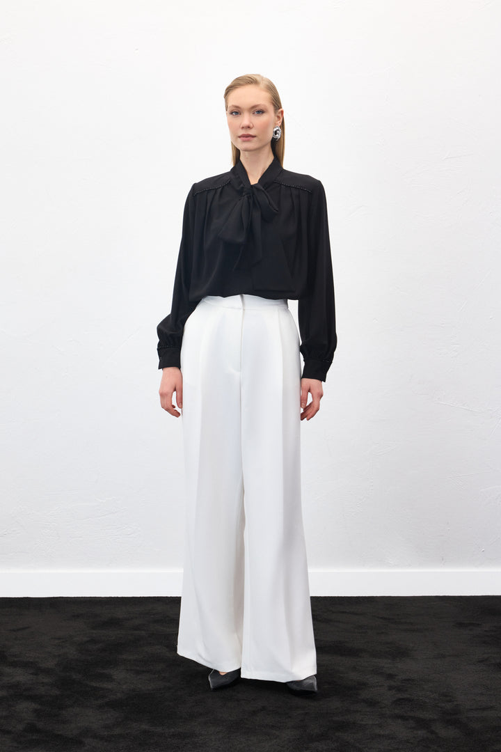Sateen Blouse avec Détail Accessoire et Foulard - Noir