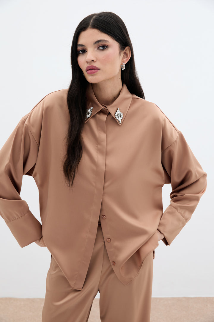 Sateen Chemise avec Détails Accessoires - camel