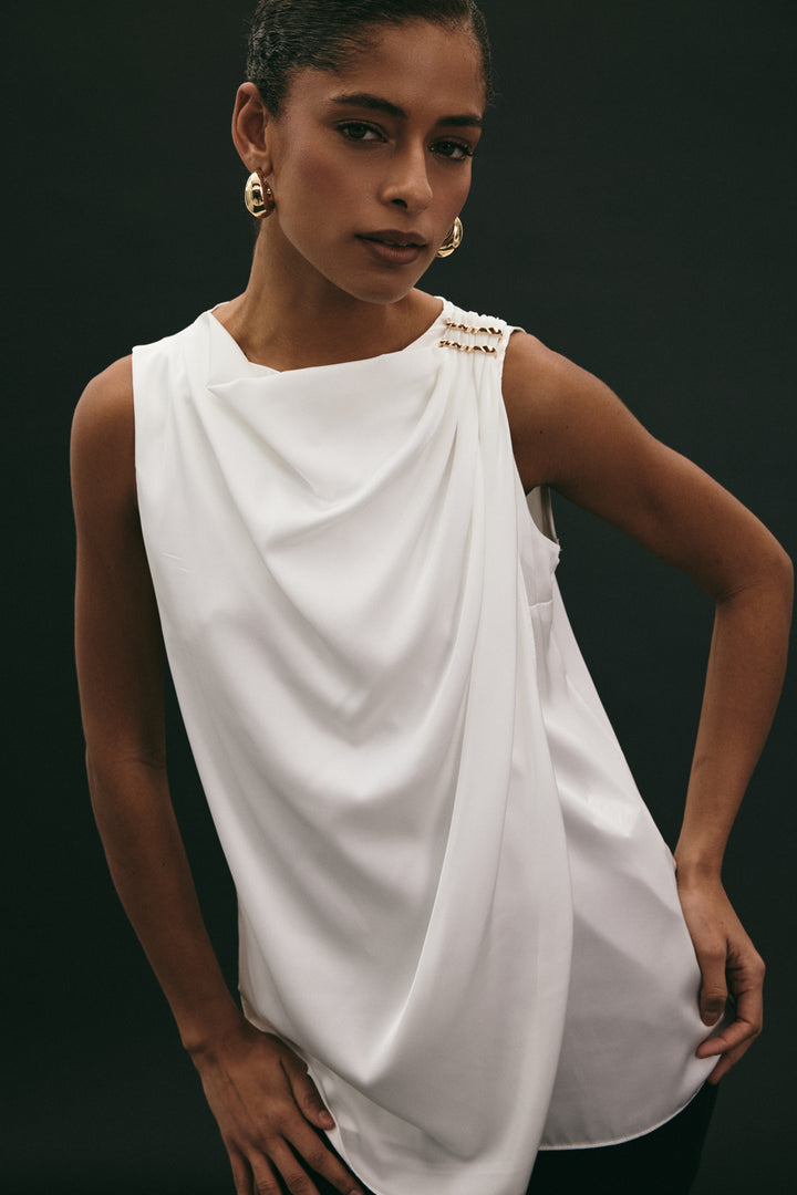 Sateen Blouse Sans Manches avec Détail Accessoire - Écru