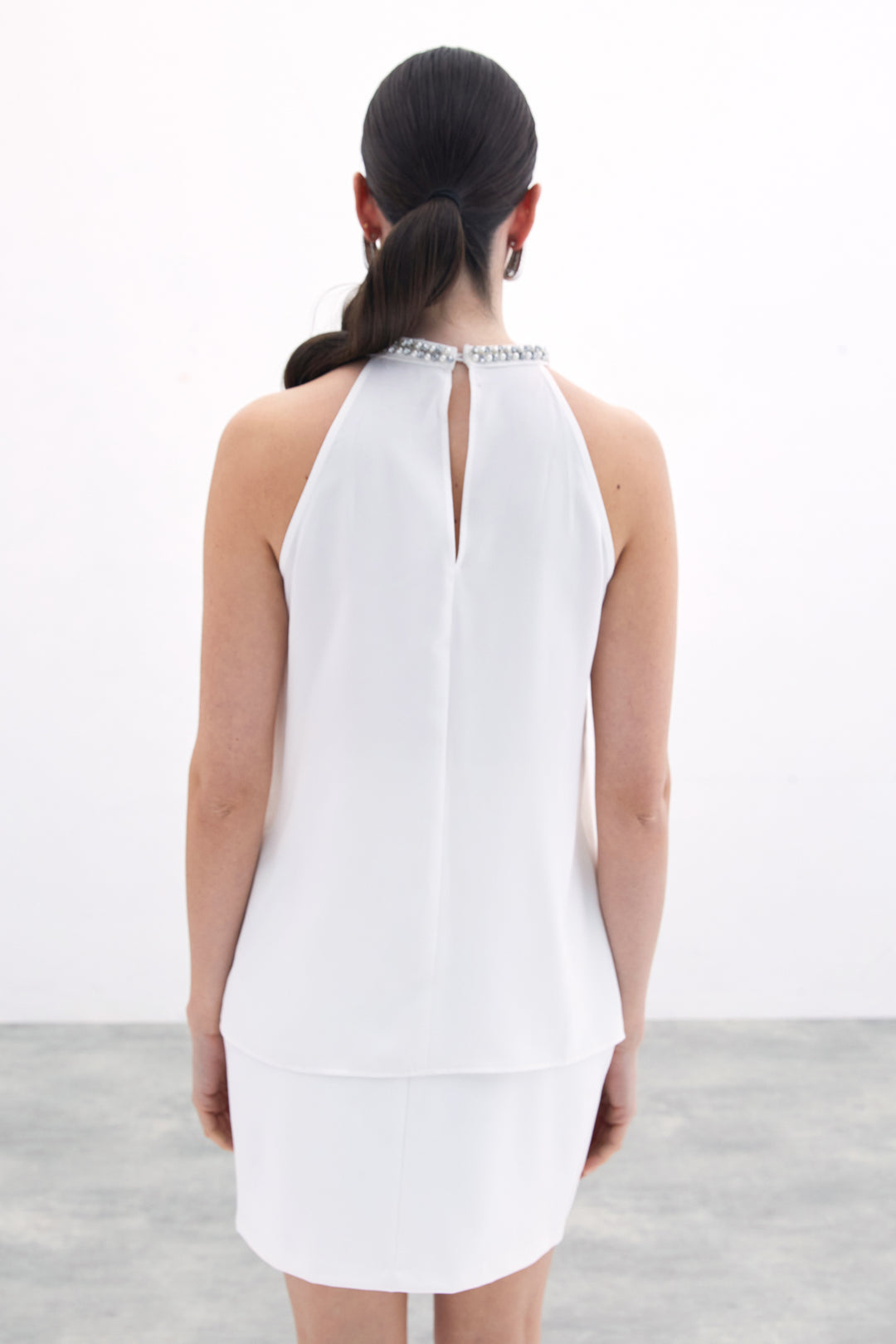 Sateen Blouse Sans Manches avec Détails Accessoires - Écru