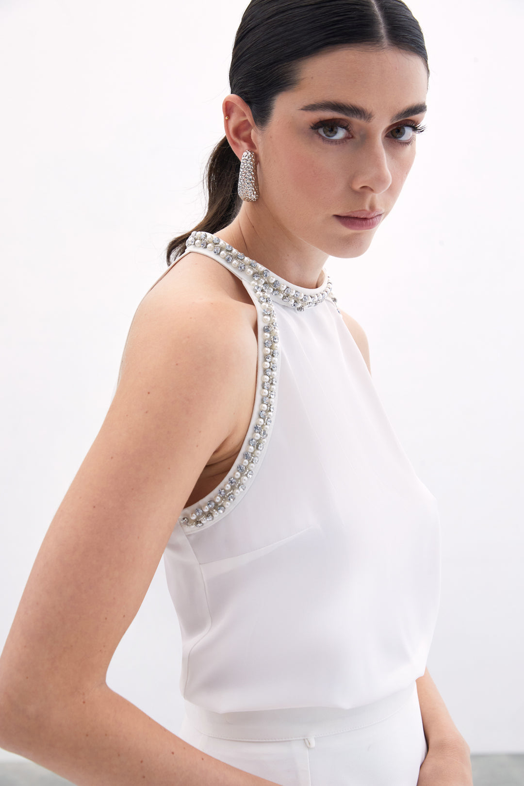 Sateen Blouse Sans Manches avec Détails Accessoires - Écru