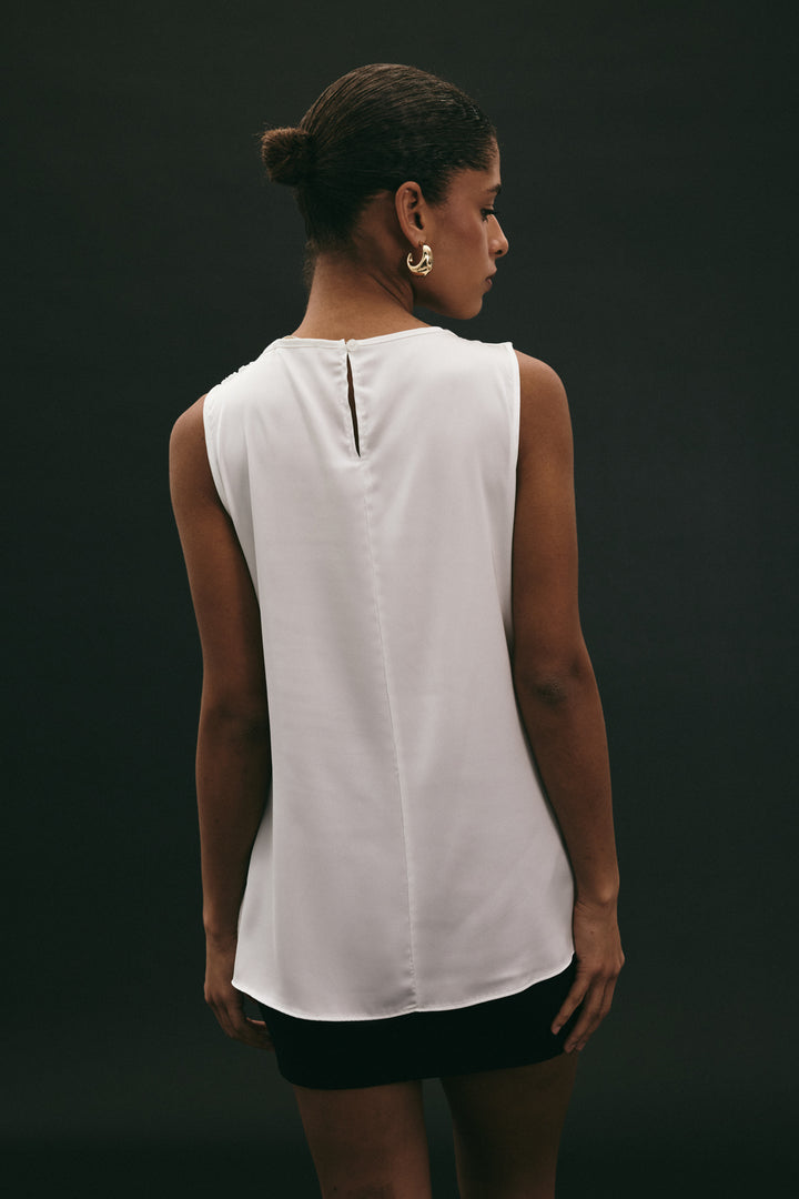 Sateen Blouse Sans Manches avec Détail Accessoire - Écru