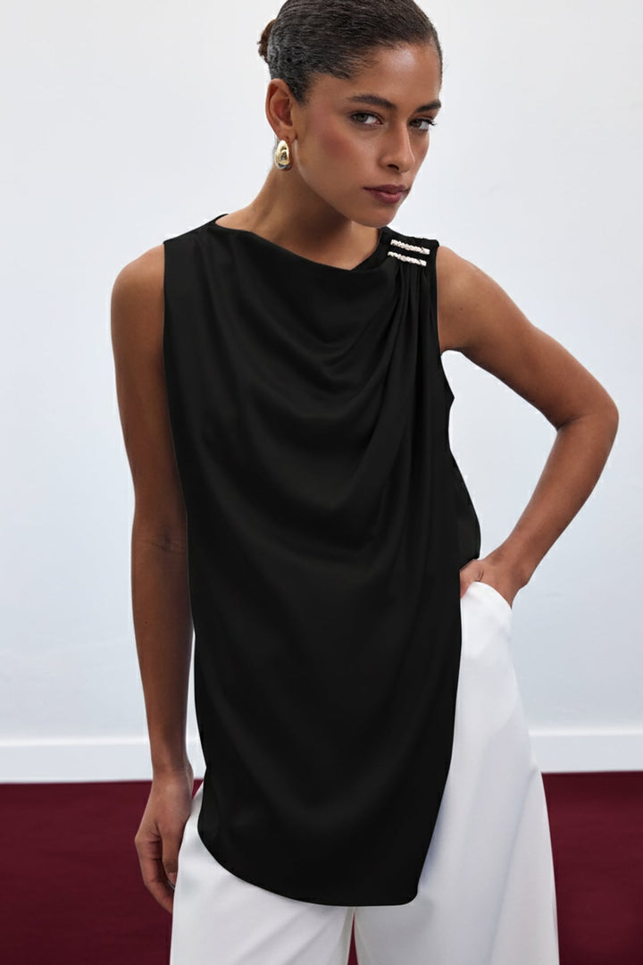 Sateen Blouse Sans Manches avec Détail Accessoire - Noir