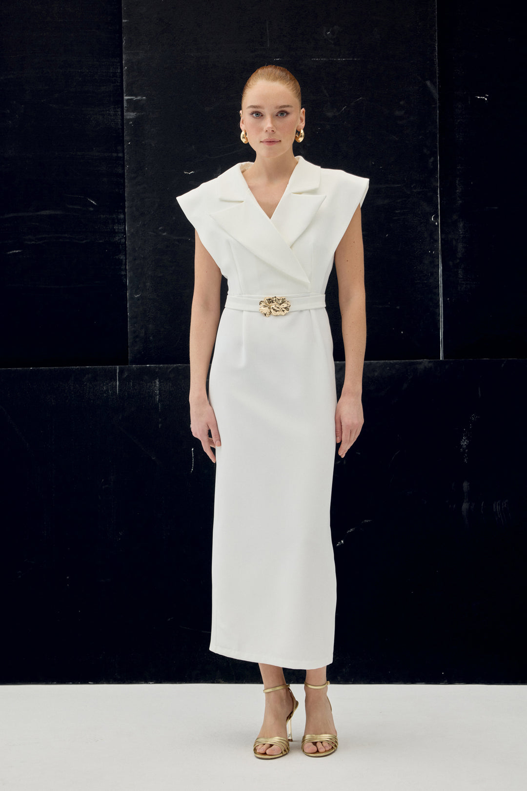 Sateen Robe maxi avec détails d'accessoires - Écru