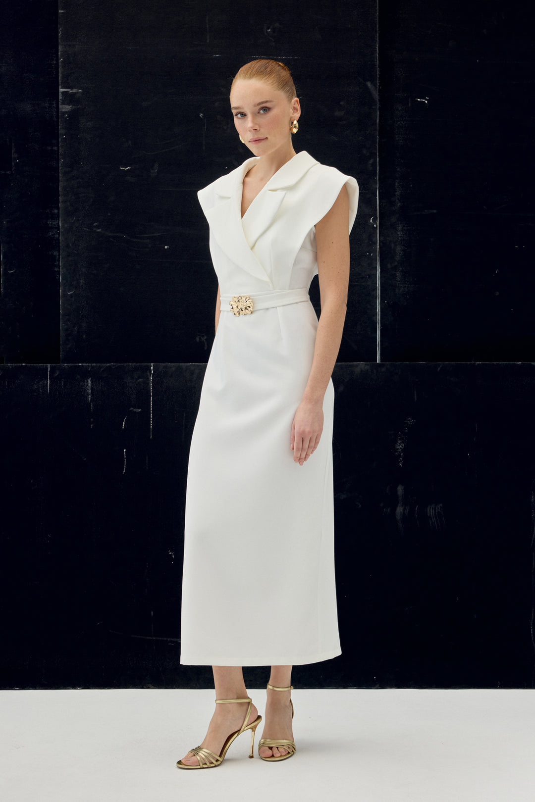 Sateen Robe maxi avec détails d'accessoires - Écru