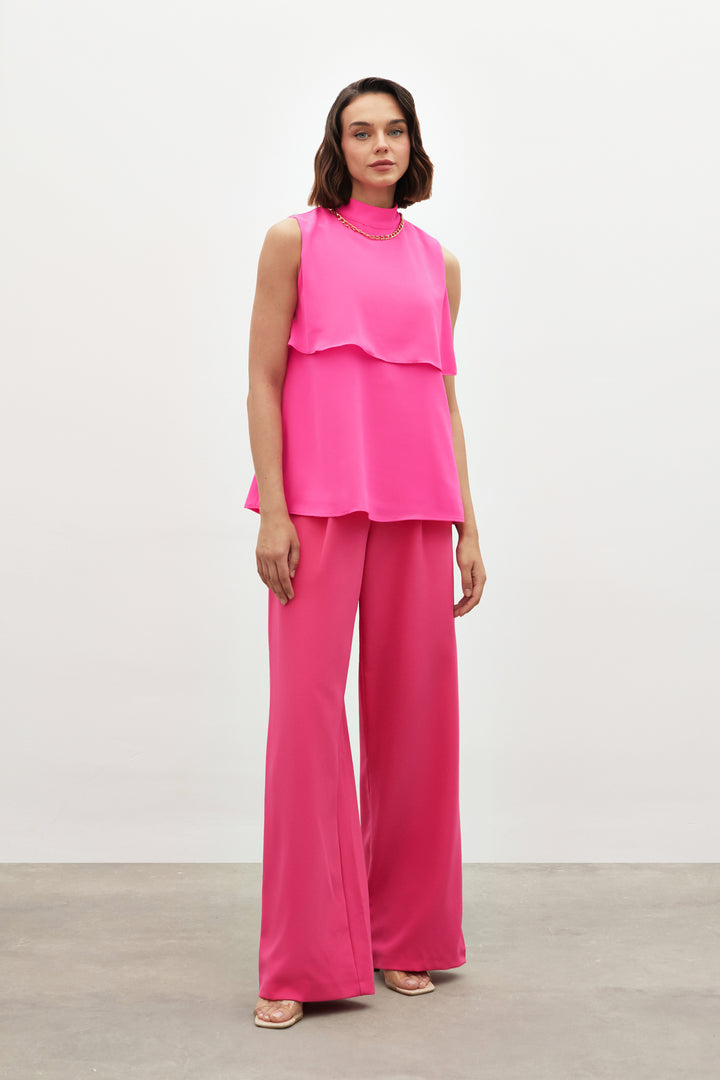 Sateen Blouse volantée avec détails d'accessoires - Fuchsia