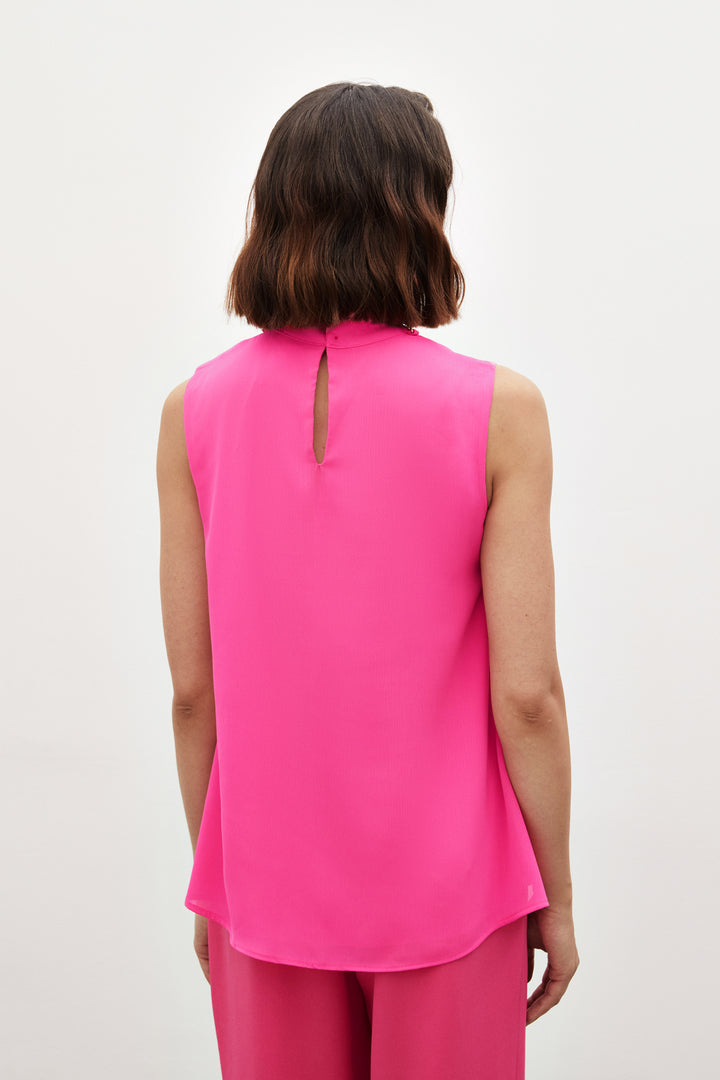 Sateen Blouse volantée avec détails d'accessoires - Fuchsia