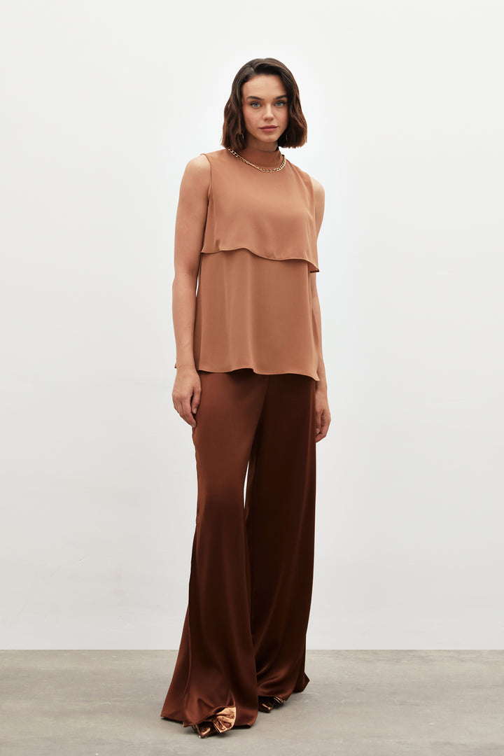 Sateen Blouse Volante avec Détails Accessoires - Marron