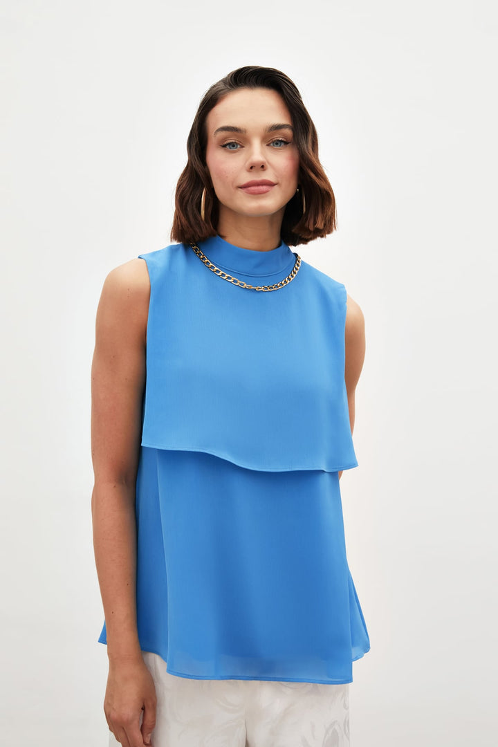 Sateen Blouse volantée avec détails d'accessoires - Bleu