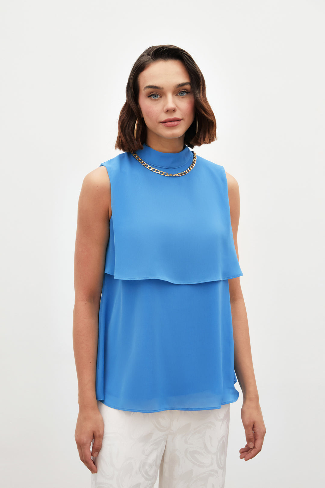 Sateen Blouse volantée avec détails d'accessoires - Bleu