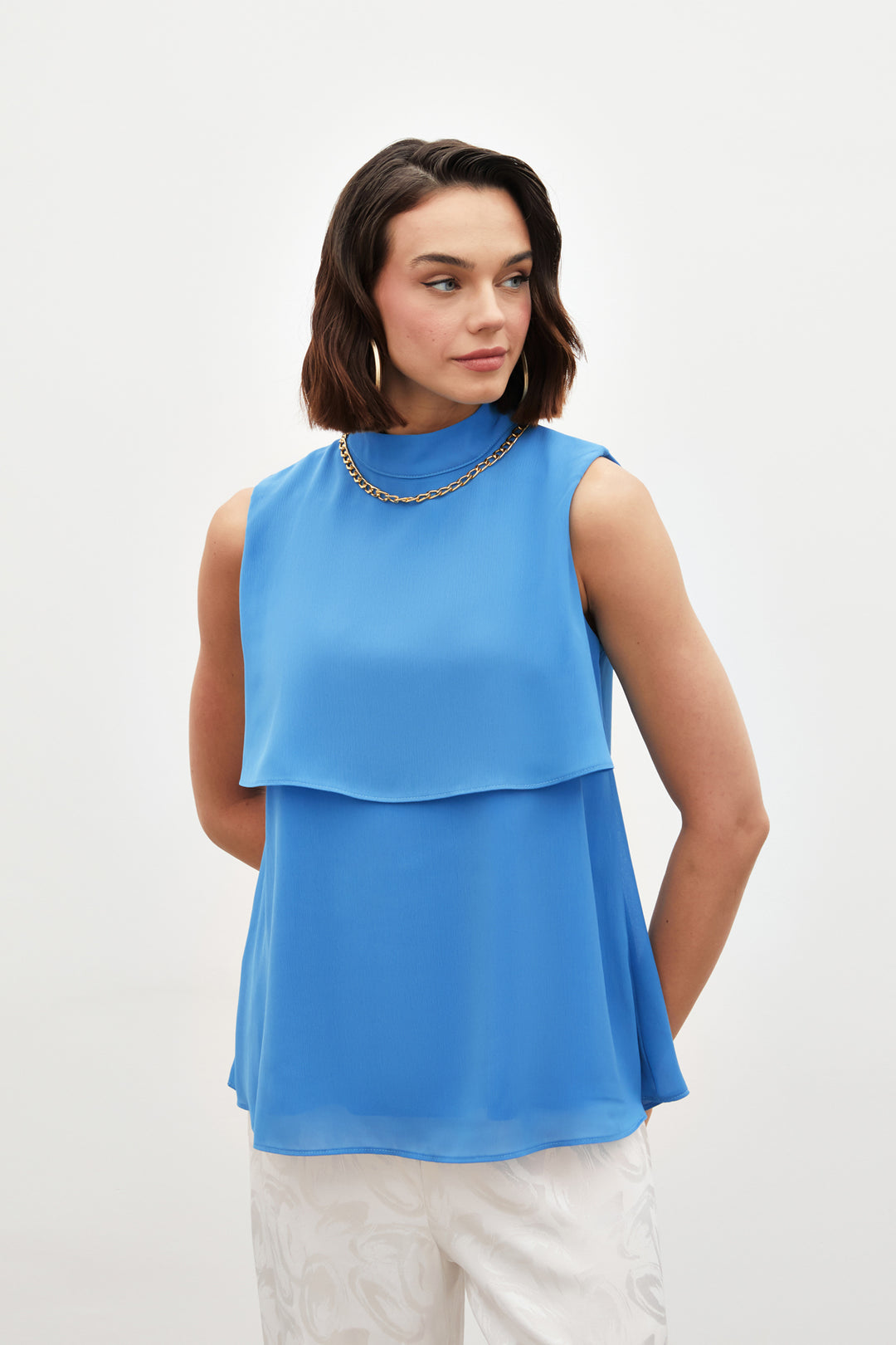 Sateen Blouse volantée avec détails d'accessoires - Bleu