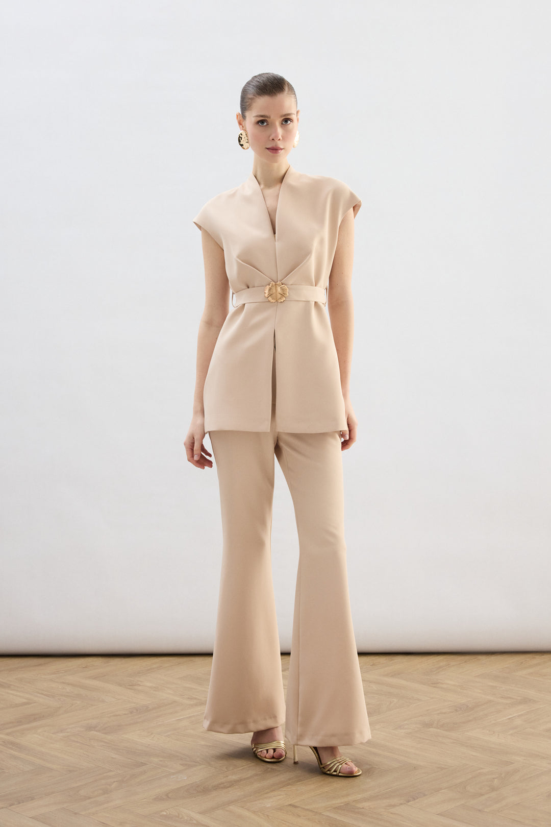 Sateen Blouse Sans Manches Avec Ceinture - Beige