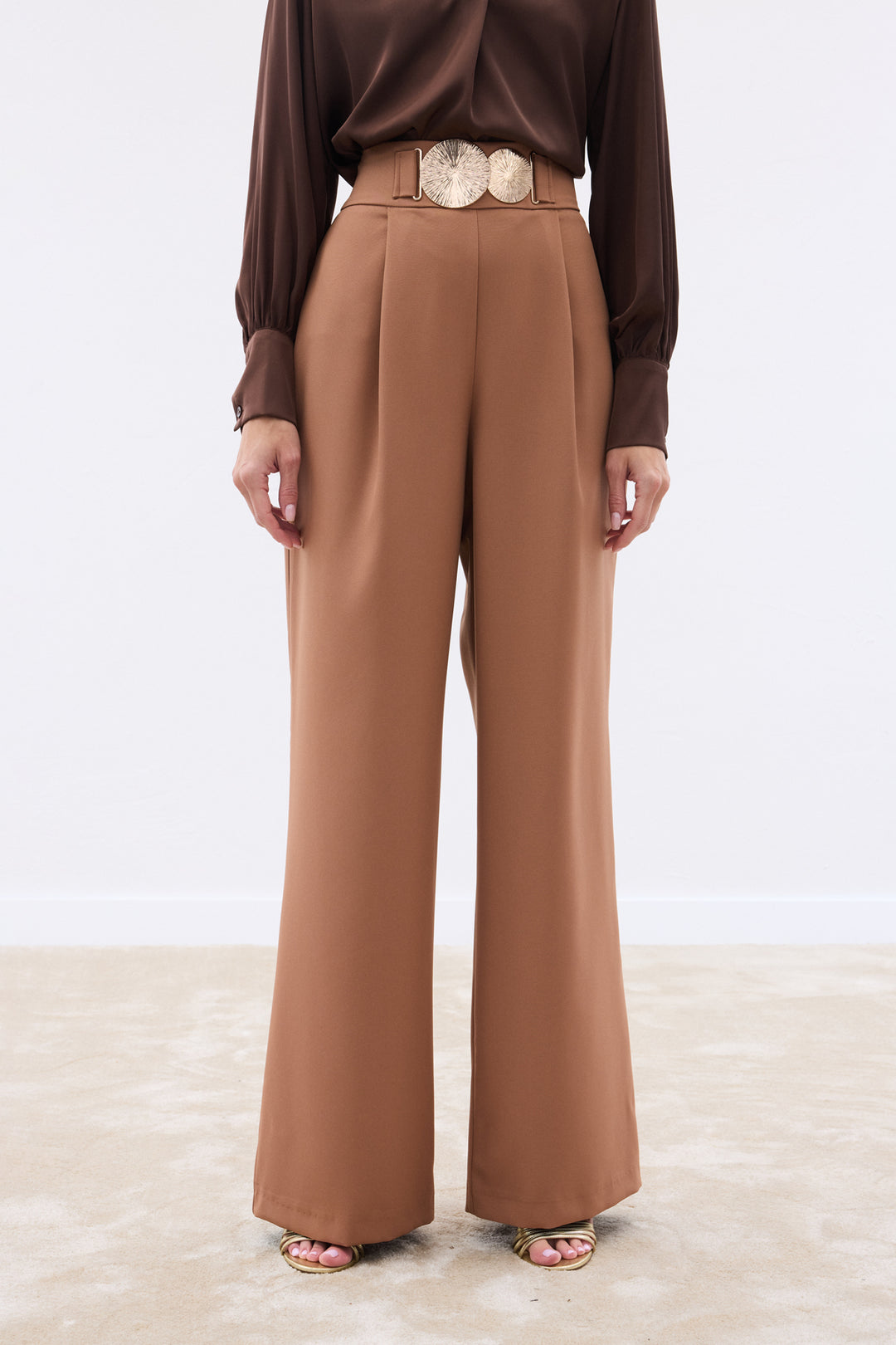 Sateen Pantalon avec accessoires - camel