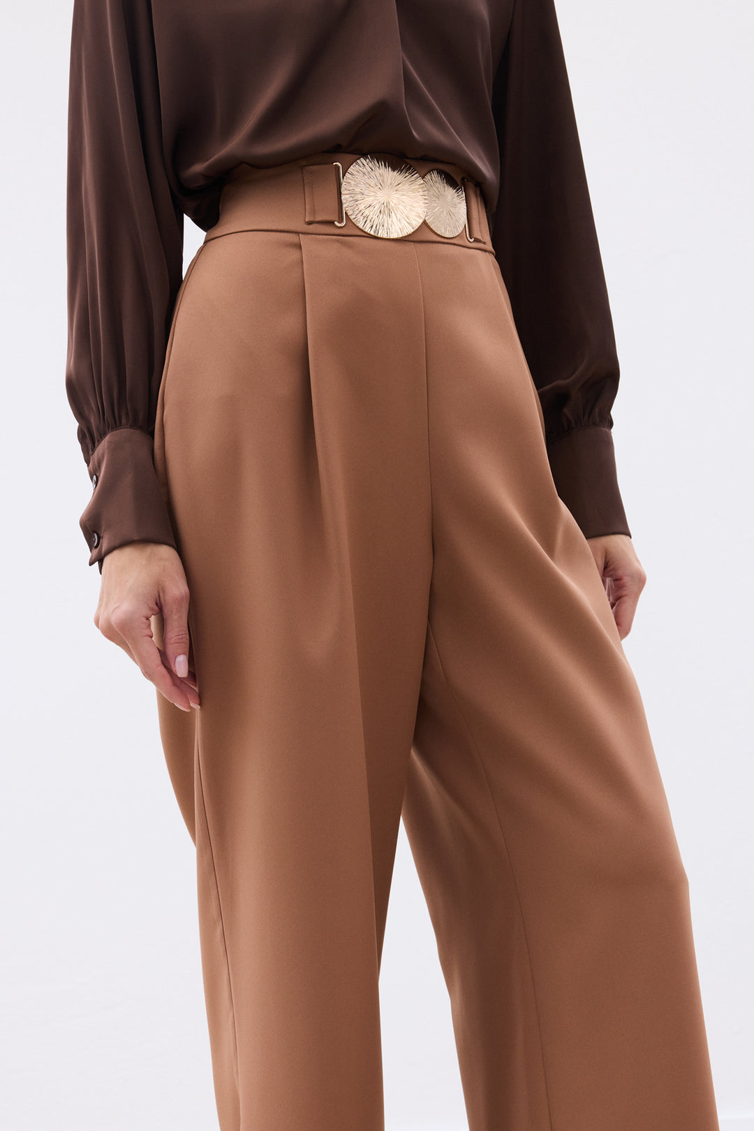 Sateen Pantalon avec accessoires - camel