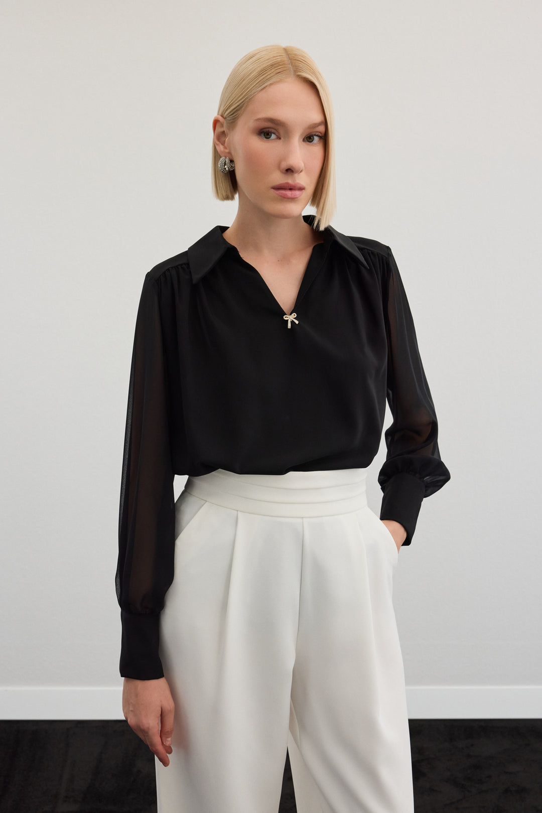 Sateen Blouse ample avec accessoires - Noir