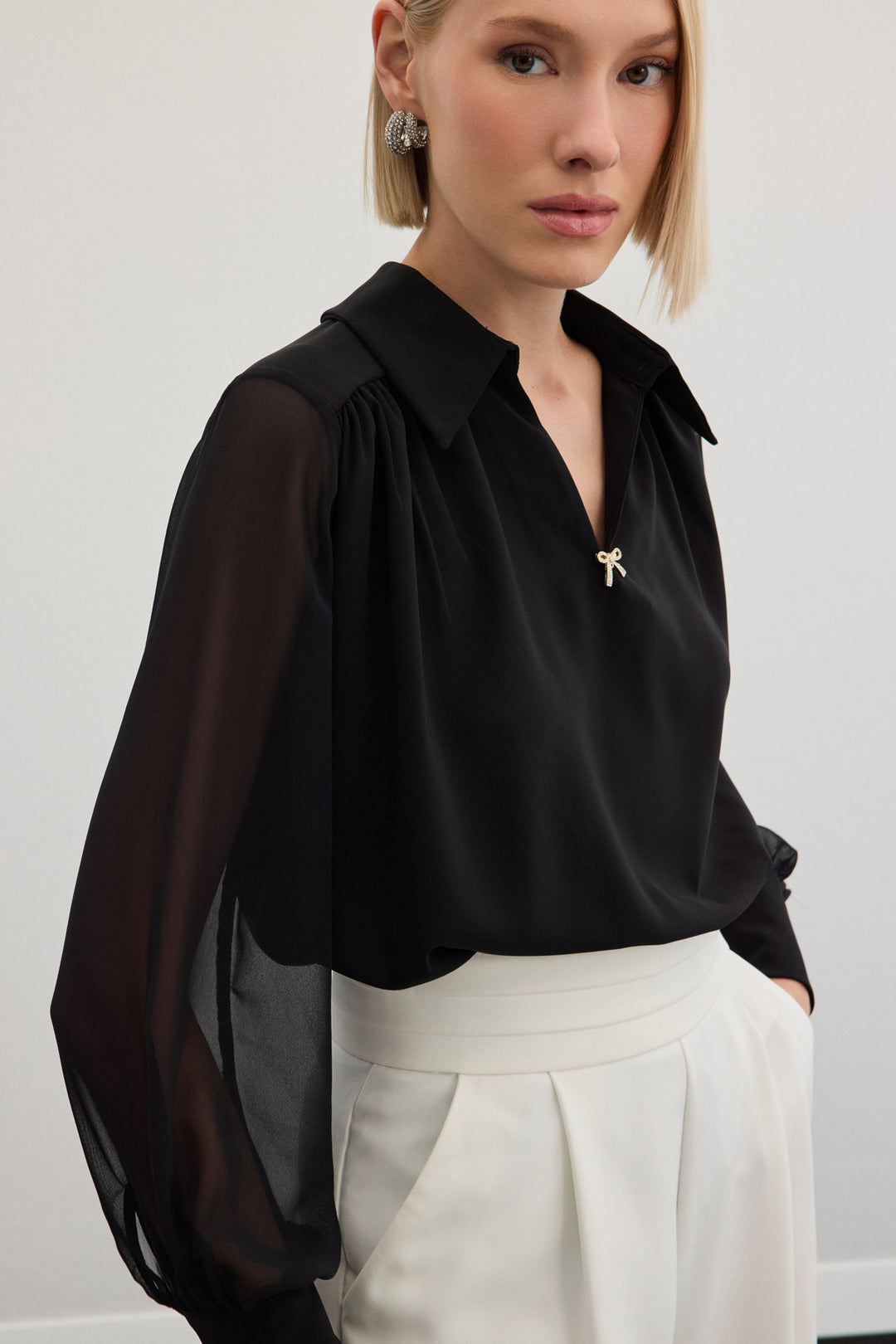 Sateen Blouse ample avec accessoires - Noir