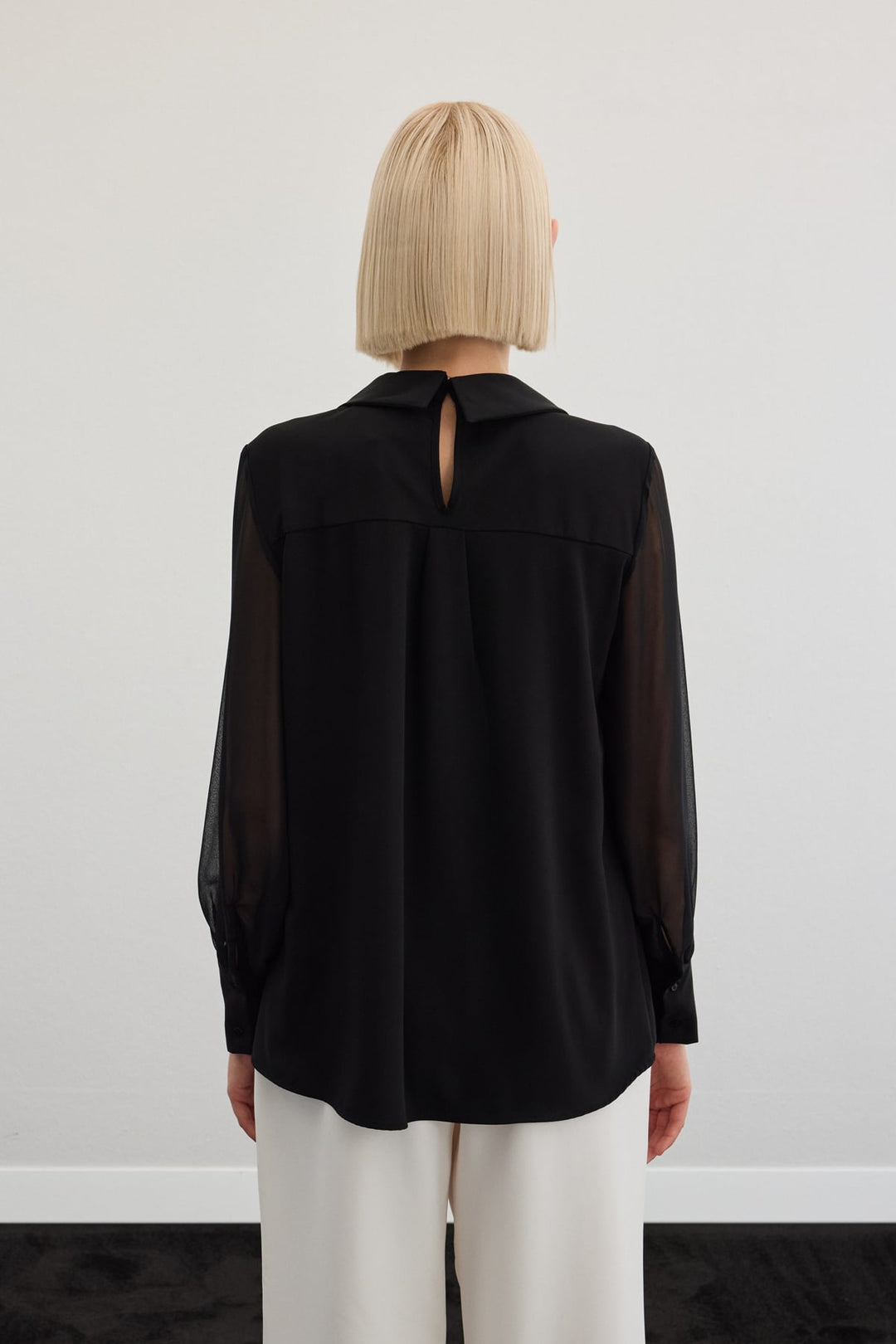 Sateen Blouse ample avec accessoires - Noir