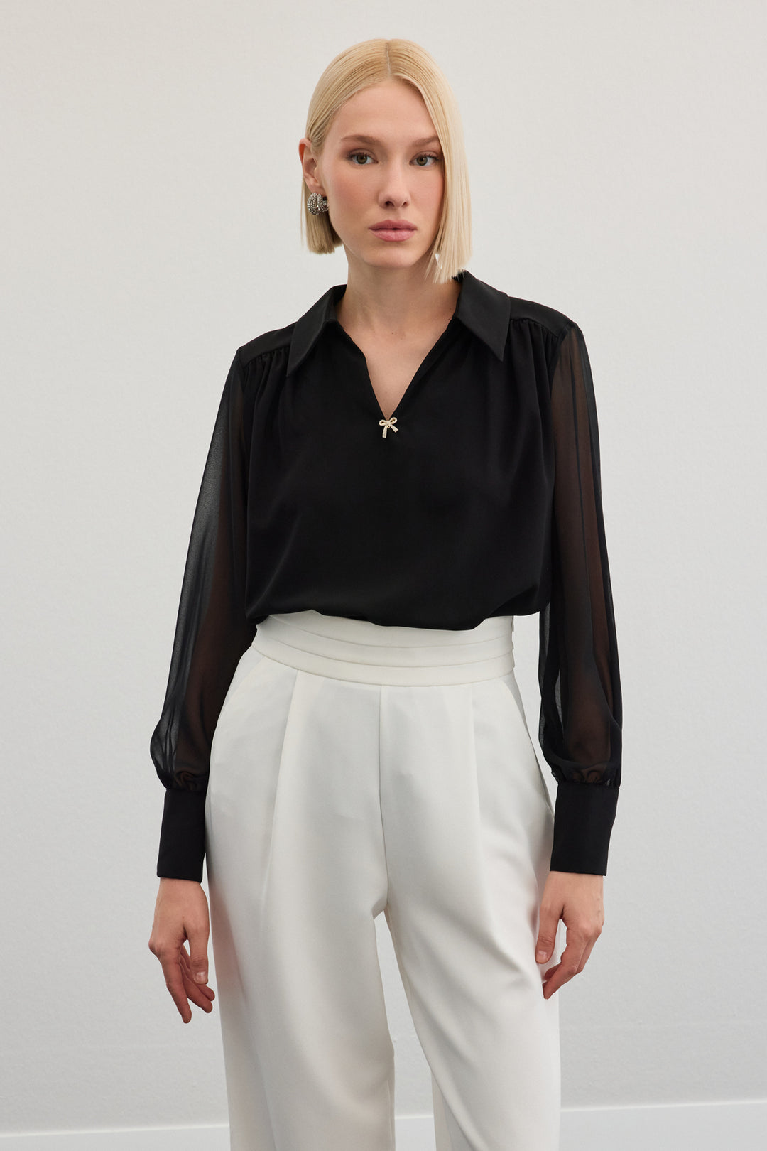Sateen Blouse ample avec accessoires - Noir